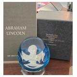 S1 - ABRAHAM LINCOLN FRANKLIN MINT PAPERWEIGHT