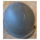 S1 - VINTAGE WW2 HELMET(L257)