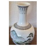 S1 - VINTAGE CHINESE PORCELAIN HAND-PAINTED VASE