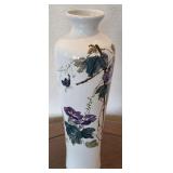 S1 - VINTAGE CHINESE PORCELAIN VASE (L75)