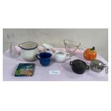 513 - LOT OF KITCHEN & DINING ITEMS (T193)