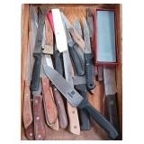 513 - LOT OF KITCHEN KNIVES W/ SHARPENING STONE