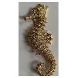 542 - GOLD TONE SEAHORSE BROOCH W/ CRYSTALS (D41)