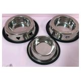 513 - LOT OF 3 STAINLESS STEEL PET BOWLS (T310)