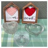 513 - LOT OF DECORATIVE GLASS BOXES & HEART DISHES