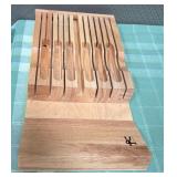 513 - WOOD KNIFE BLOCK (M95)