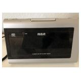 S3 - RCA  AM/FM CLOCK RADIO (A148)