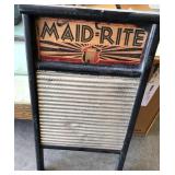 S3 - VINTAGE MAID-RITE WASHBOARD (B226)