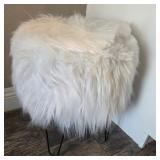 S1 -  ROUND WHITE FAUX-FUR VANITY STOOL (L68)