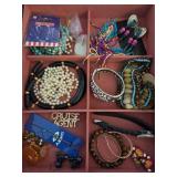 S1 - MIXED LOT OF COSTUME JEWELRY (E12)