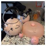 S1 - PIG TEAKETTLE, UTENSIL HOLDER, COLLECTIBLES