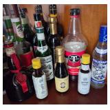 S1 - MIXED LOT OF BOTTLES (L82)