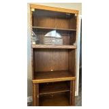 S1 - HOME ENTERTAINMENT CENTER HUTCH (R33)