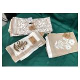 43 - NEW WMC MUD PIE KITCHEN TOWELS (A183)