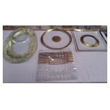 N3 - VINTAGE GLASS PLATES (G63)