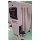 11 - DeLONGHI SPACE HEATER (C221)