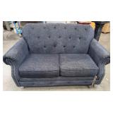 11 - LOVESEAT WITH ACCENT PILLOWS