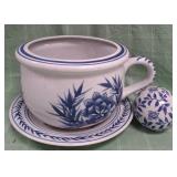 11 - BLUE & WHITE WARE CACHE POT & SAUCER (D83)