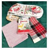 43 - NEW WMC MIXED KITCHEN LINENS (M128)