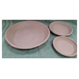 11 - THREE DECORATIVE SHALLOW BOWLS (D64)