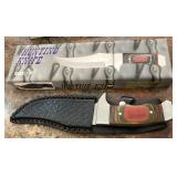 S2 - NEW IN BOX 11" HUNTING KNIFE W/ SHEATH (K31)