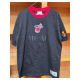 N - MIAMI HEAT 2012 FINALS SHIRT SIZE M (A180)