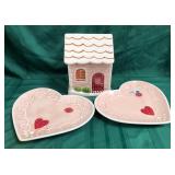 43 - NEW WMC MRS CLAUS HOUSE & HEART DISHES (A224)