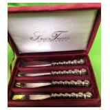 546 - GODINGER SILVER TREASURES KNIVES SET (A21)