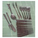 513 - MIXED LOT OF FLATWARE (M86)