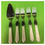 546 - FOUR VINTAGE FORKS & CAKE SERVER (A27)