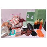 548 - MIXED LOT OF HALLWEEN & FALL DECORATIONS