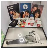 513 - LOT OF ENTERTAINMENT MEMORABILIA & BARWARE