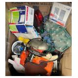 513 - BOX OF HOUSHOLD & GARAGE ITEMS