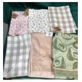 43 - NEW WMC LOT OF KITCHEN TOWELS (A79)