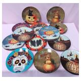 548 - LOT OF HALLOWEEN PLATES (B104)