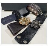 H -LOT OF LEATHER CRYSTALS BRACELETS