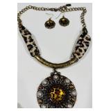 H -COSTUME JEWELRY NECKLACE & EARRINGS SET
