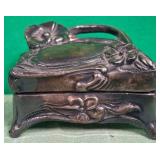 N - VINTAGE KEEPSAKE BOX (D79)