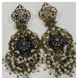 ANTIQUE GOLD-TONE TRADITIONAL EARRINGS
