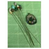 N - VINTAGE HAT PINS & BEADED COIN PURSE (D70)