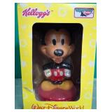 N - WALT DISNEY WORLD MICKEY BOBBLE HEAD (B9)