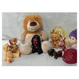 N - LOT OF COLLECTIBLE BEARS & FIGURINES (C32)