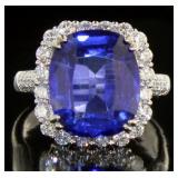 14kt Gold Cushion 9.33 ct Sapphire & Diamond Ring