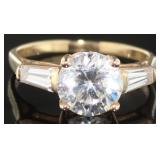 14kt Gold Brilliant 2.00 ct White Topaz Ring