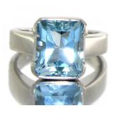 18kt Gold Natural 5.40 ct Aquamarine Ring