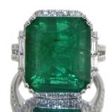 14kt Gold Step Cut 13.89 ct Emerald & Diamond Ring