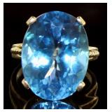 10kt Gold Oval 18.60 ct Blue Topaz Solitaire Ring