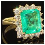 14kt Yellow Gold 6.73 ct Emerald & Diamond Ring