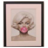 Marilyn Monroe Blowing Bubblegum