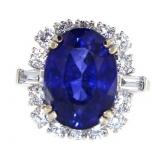 18kt Gold 10.00 ct Oval Sapphire & Diamond Ring